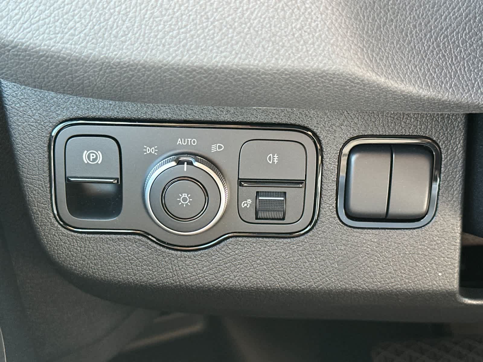 New 2025 Mercedes-Benz eSprinter 170 Cargo image 32