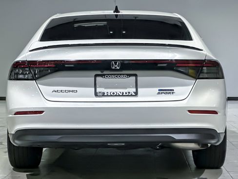Used 2024 Honda Accord Sport image 9