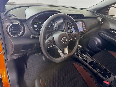 Used 2023 Nissan Kicks SR image 10