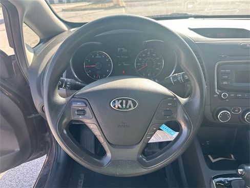 Used 2017 Kia Forte LX image 37