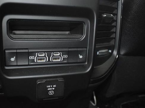 Used 2023 RAM 2500 Limited image 32