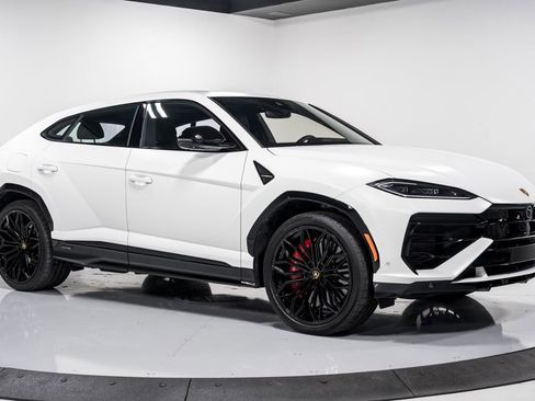 Used 2025 Lamborghini Urus SE image 45