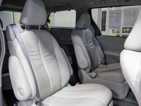 Used 2014 Toyota Sienna XLE w/ XLE Premium Package image 13