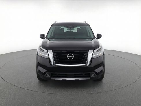 Used 2024 Nissan Kicks SV image 2