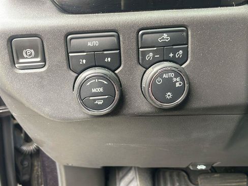 Used 2024 Chevrolet Silverado 1500 LT AWD/4WD image 17