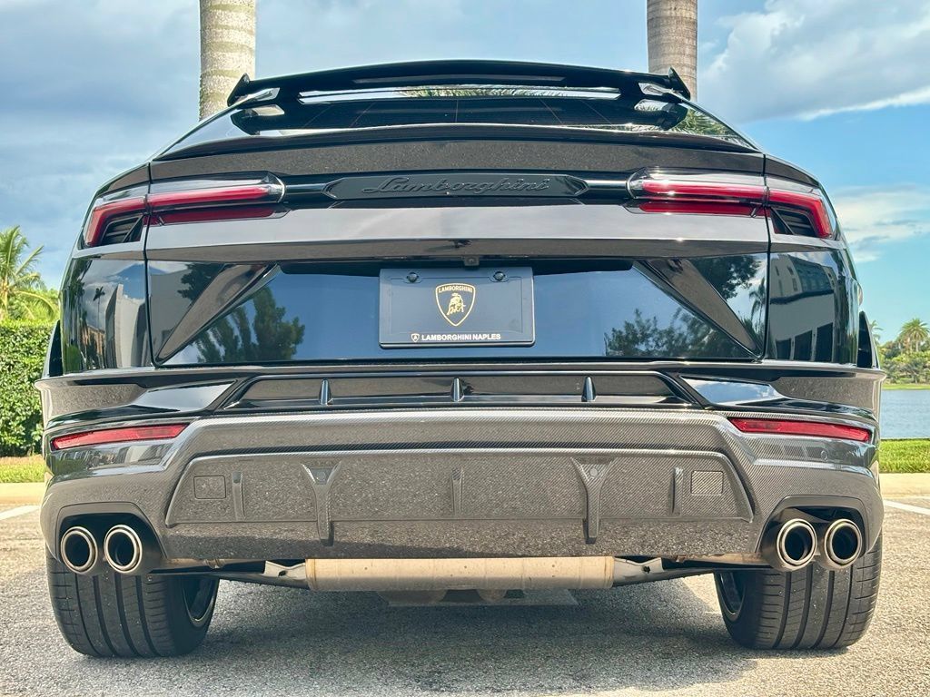 Used 2024 Lamborghini Urus Performante AWD/4WD image 8