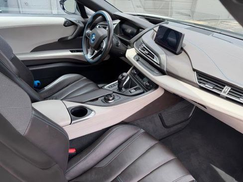 Used 2019 BMW i8 Roadster AWD/4WD image 10