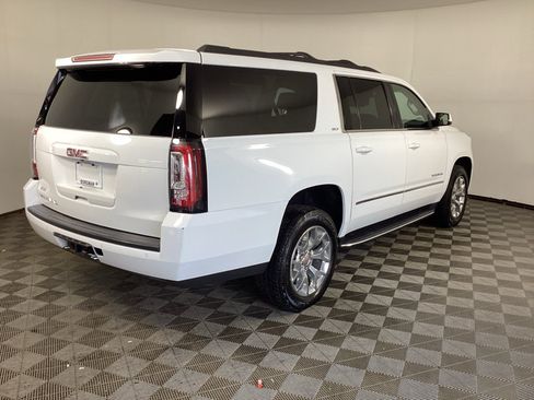 Used 2019 GMC Yukon XL SLT w/ Open Road Package AWD/4WD image 2