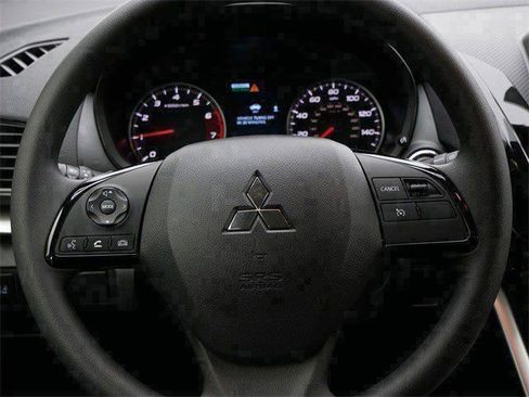 New 2026 Mitsubishi Eclipse Cross LE image 8