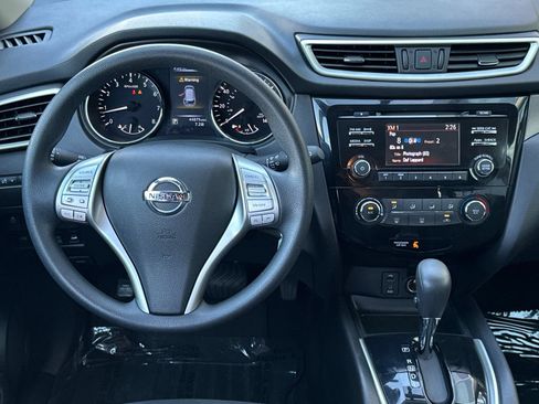 Used 2016 Nissan Rogue S w/ Appearance Package AWD/4WD image 13