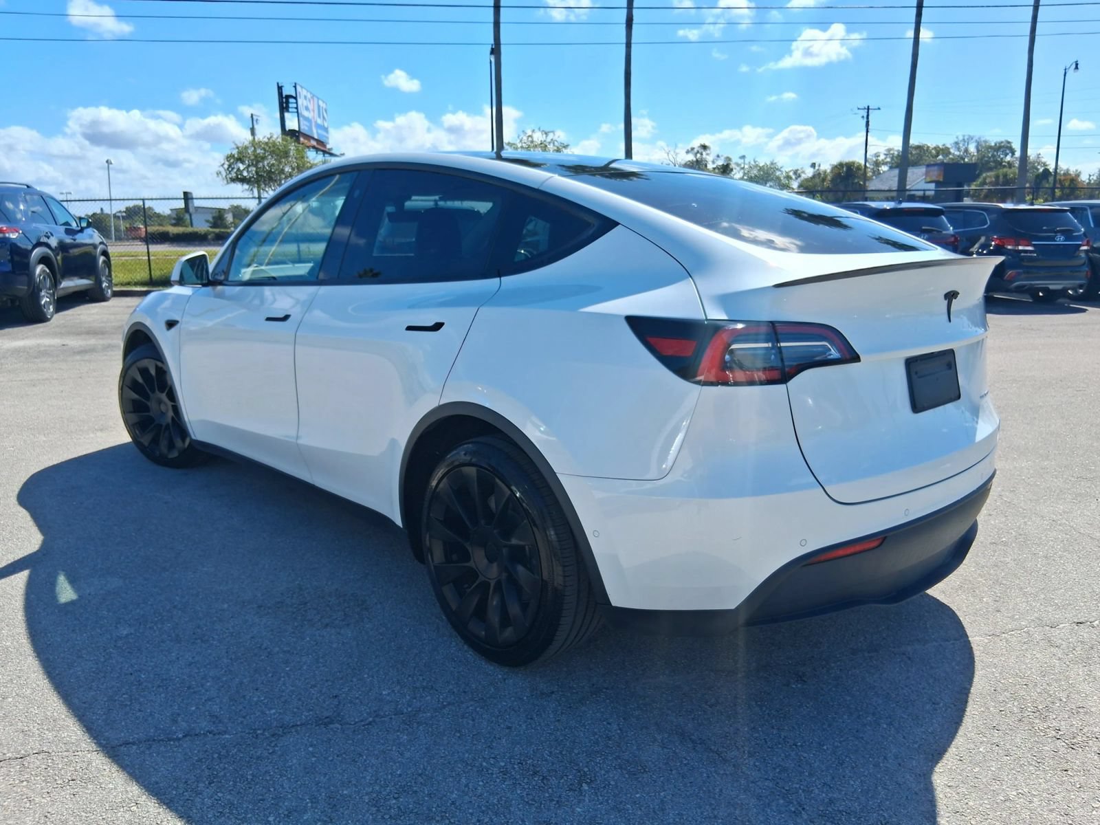 Used 2021 Tesla Model Y Long Range AWD/4WD image 4