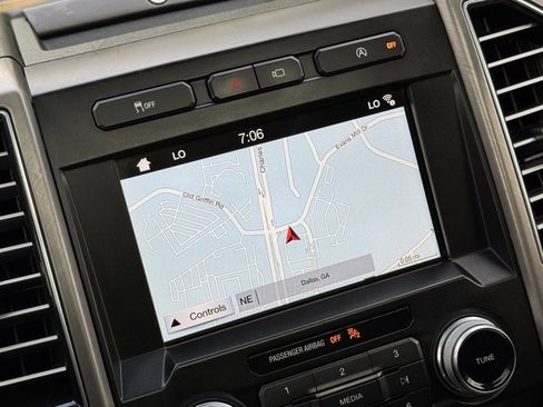 Used 2018 Ford F150 Limited w/ Trailer Tow Package image 27