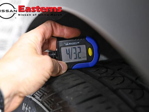 Used 2023 Nissan Pathfinder SL AWD/4WD image 27