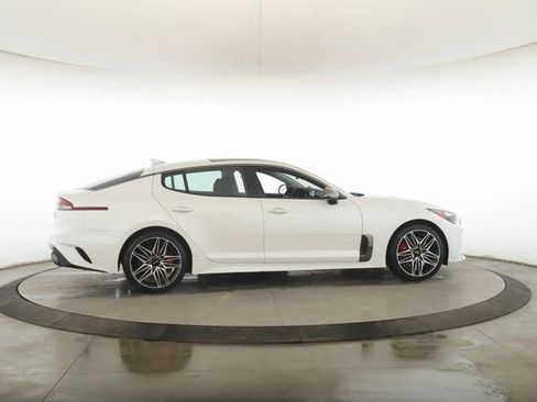 Used 2022 Kia Stinger GT2 image 6