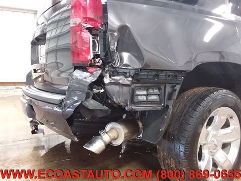Used 2018 Chevrolet Tahoe LT w/ LT Signature Package image 14
