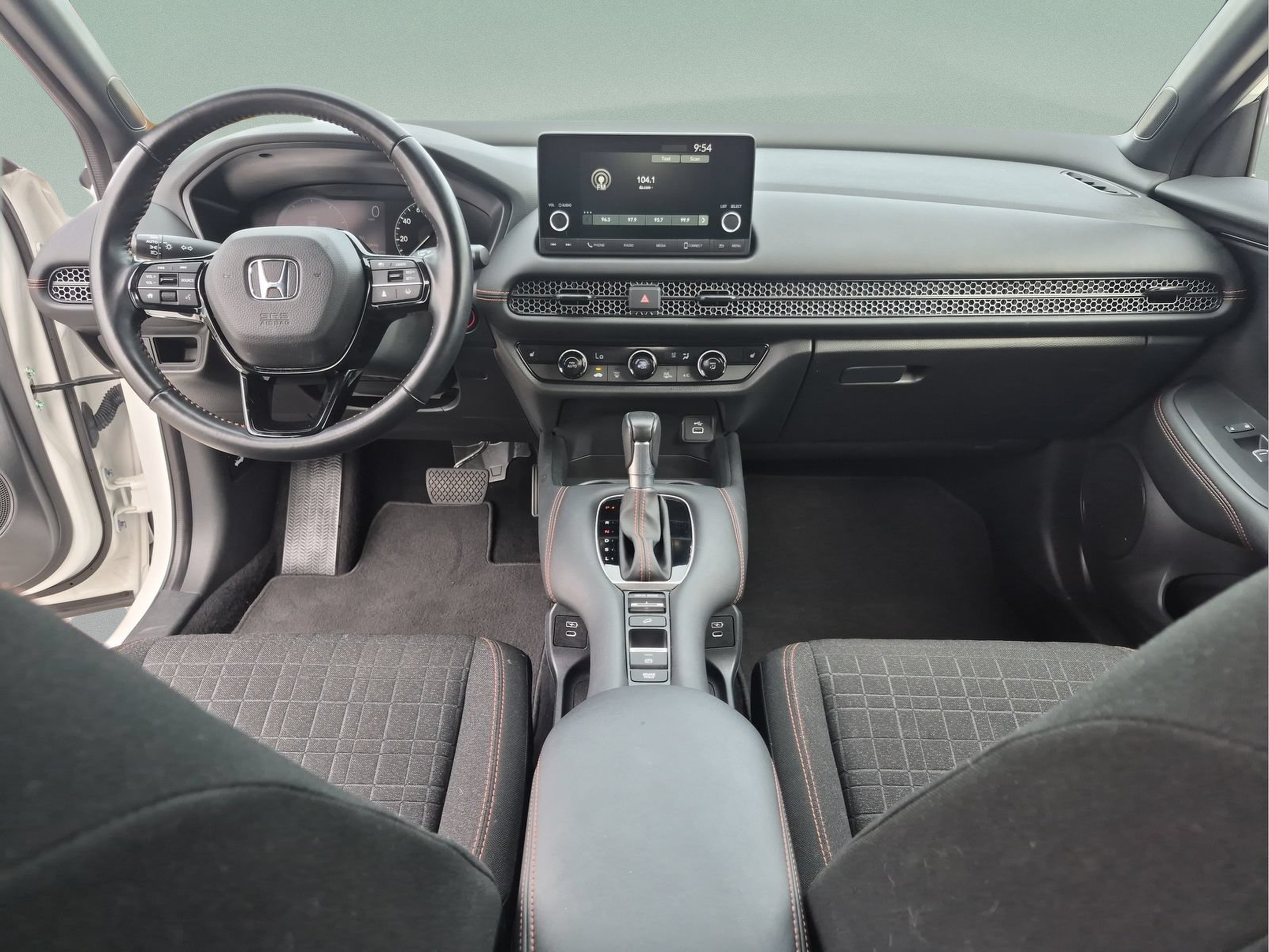 Certified 2025 Honda HR-V Sport image 31