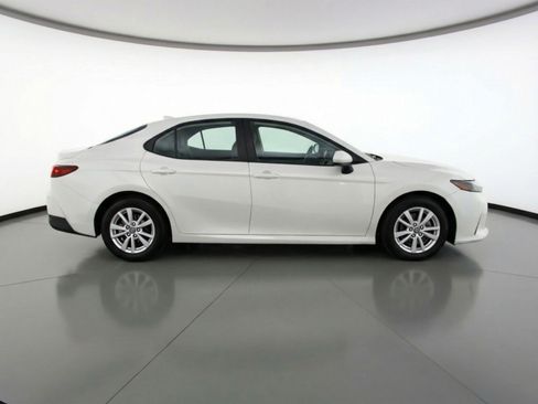 Used 2025 Toyota Camry Hybrid image 11