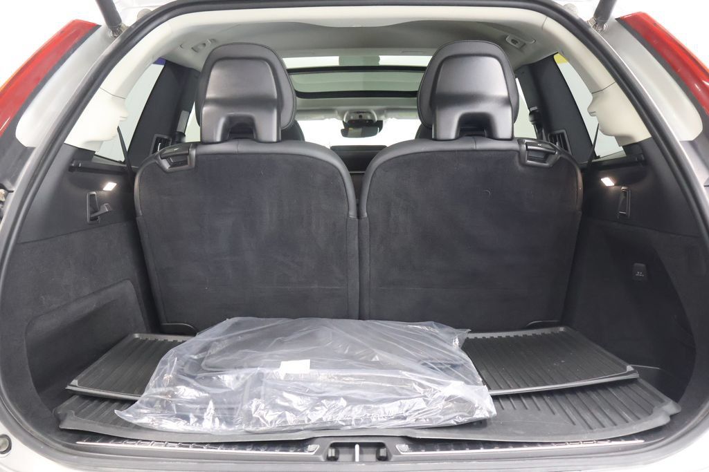 Used 2022 Volvo XC90 T6 Momentum w/ Advanced Package AWD/4WD image 29