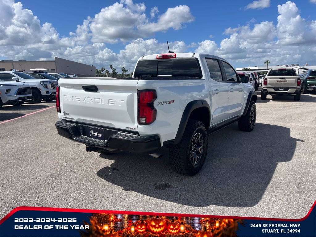 Used 2025 Chevrolet Colorado ZR2 w/ Technology Package AWD/4WD image 5