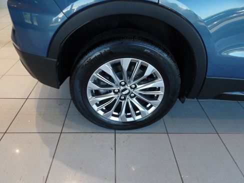 Used 2024 Cadillac XT4 Premium Luxury image 27