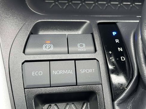 Used 2025 Toyota RAV4 LE FWD image 32