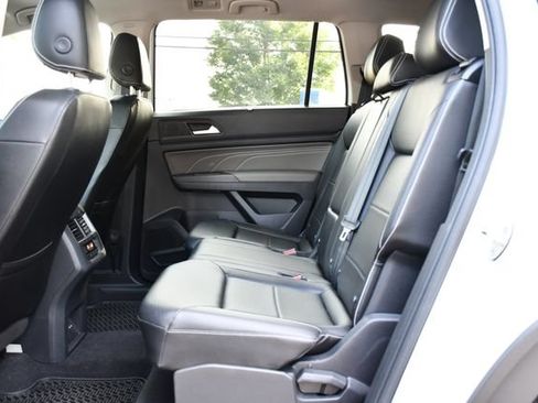 Used 2022 Volkswagen Atlas SEL R-Line AWD/4WD image 16