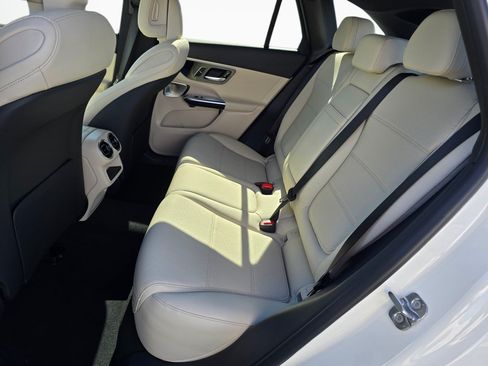 New 2026 Mercedes-Benz GLC 300 4MATIC image 18