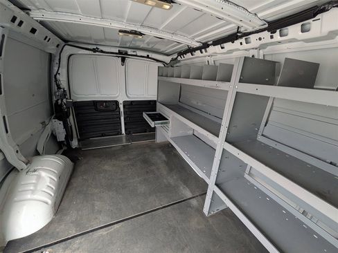 Used 2021 Chevrolet Express 3500 w/ Driver Convenience Package image 27