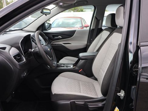 Used 2022 Chevrolet Equinox LS FWD image 12
