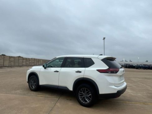 Used 2024 Nissan Rogue S AWD/4WD image 15