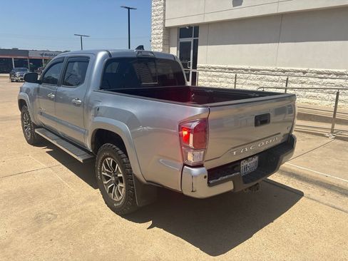 Used 2023 Toyota Tacoma TRD Sport w/ Technology Package AWD/4WD image 9