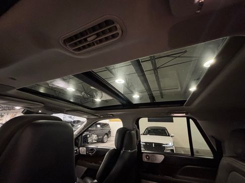 Used 2022 Lincoln Navigator L Black Label AWD/4WD image 9