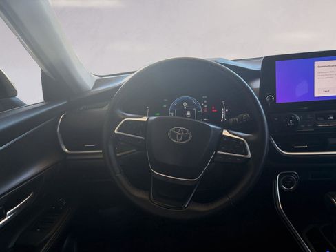 Used 2024 Toyota Grand Highlander XLE image 12