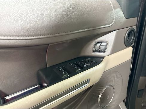 Used 2019 Ford Expedition XLT w/ Equipment Group 202A AWD/4WD image 16