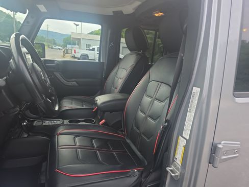 Used 2013 Jeep Wrangler Unlimited Sport AWD/4WD image 14