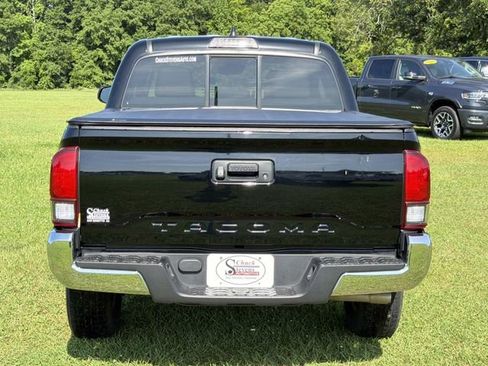 Used 2023 Toyota Tacoma SR5 RWD image 9