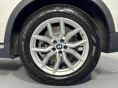 Used 2021 BMW X5 xDrive40i w/ Convenience Package AWD/4WD image 42