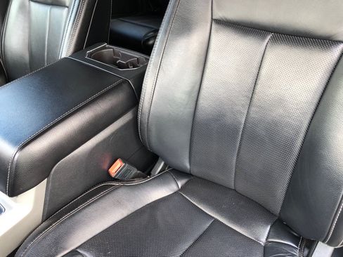 Used 2019 Ford F150 Lariat w/ Equipment Group 502A Luxury AWD/4WD image 23