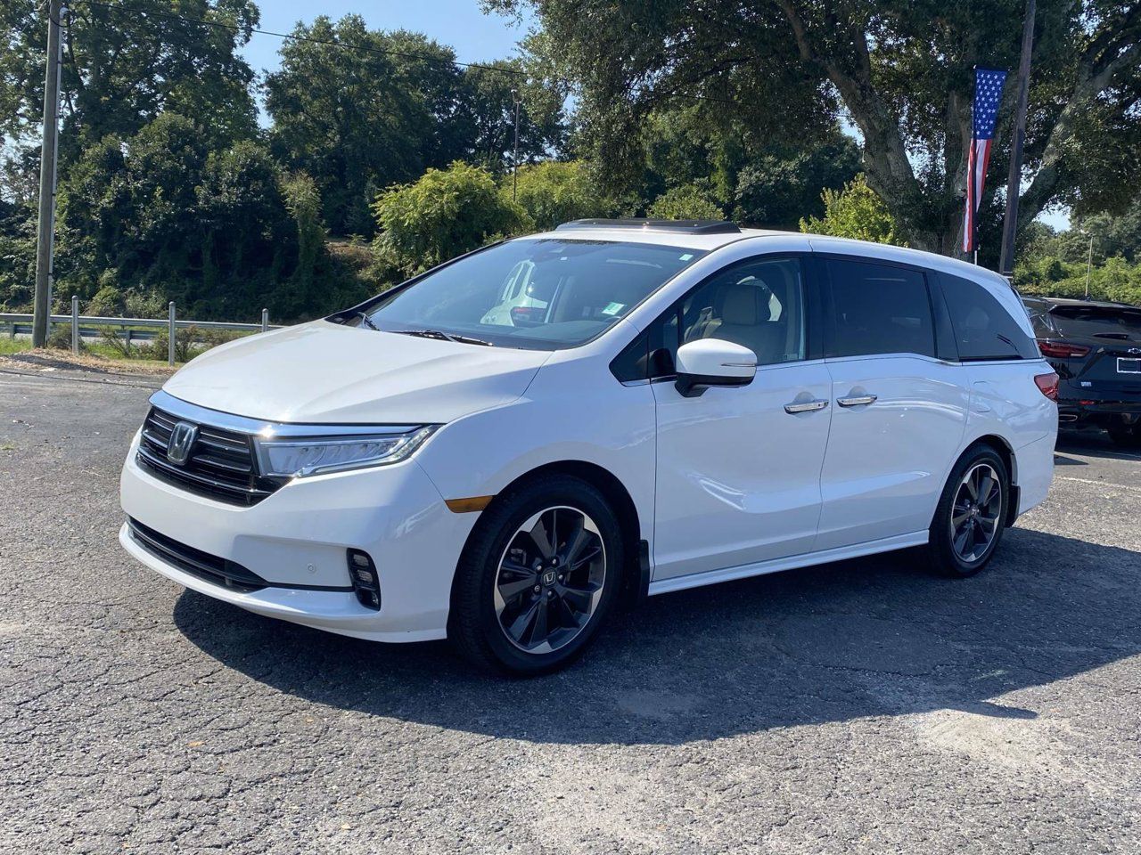 Used 2022 Honda Odyssey Elite image 3