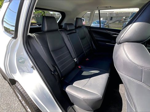 Used 2023 Toyota RAV4 XLE Premium AWD/4WD image 32