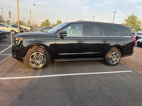 Used 2025 Ford Expedition Max Active AWD/4WD image 28