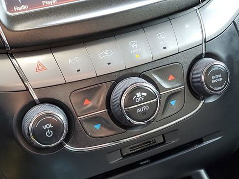 Used 2015 Dodge Journey Crossroad w/ Flexible Seating Group image 18