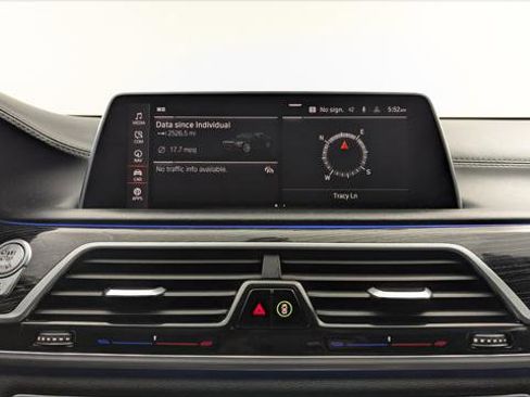 Used 2020 BMW 750i xDrive w/ Executive Package image 27