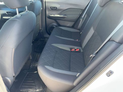 Used 2020 Nissan Kicks S image 15