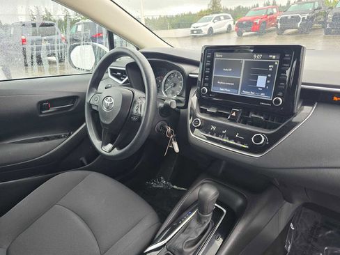 Used 2022 Toyota Corolla LE FWD image 10
