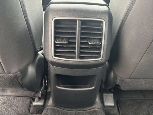 Used 2025 Kia Sportage LX FWD image 22