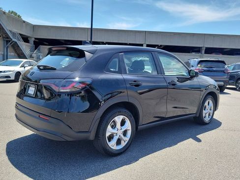 Certified 2023 Honda HR-V LX image 4