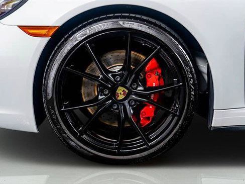 Used 2019 Porsche 911 Carrera 4S AWD/4WD image 20
