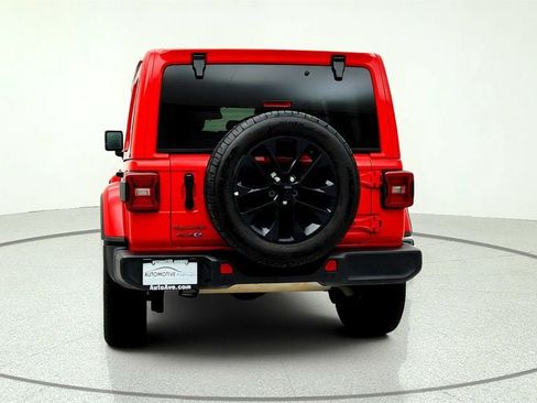 Used 2025 Jeep Wrangler Unlimited Sahara w/ Safety Group AWD/4WD image 6