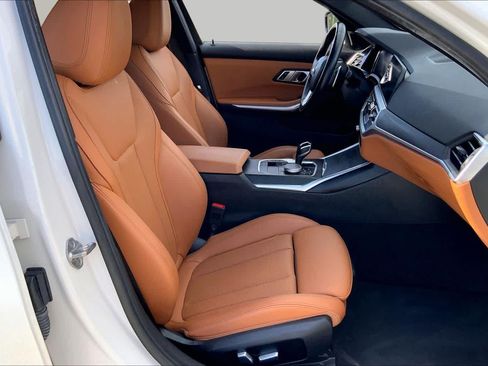 Used 2022 BMW 330i Sedan w/ Premium Package 2 RWD image 9